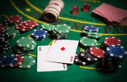 Dokumen ketentuan layanan gobet di layar digital
