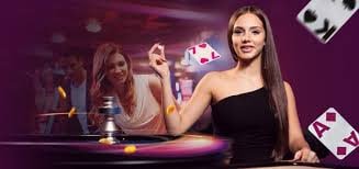 Kartu fitur gobet dengan ikon keamanan dan mobile
